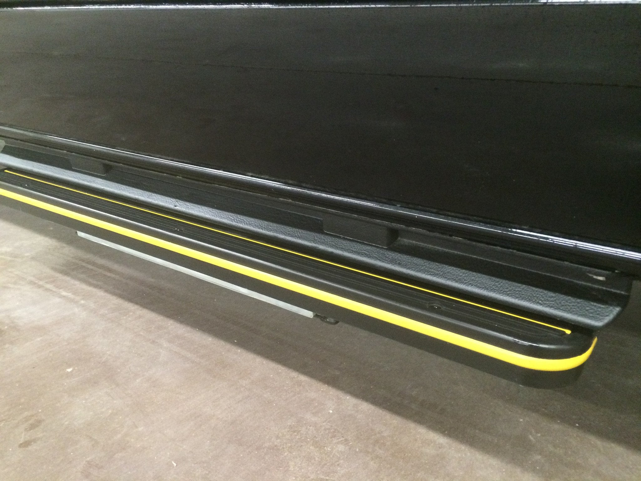 AutoCool Telescopic Power Step – Power Door and Step